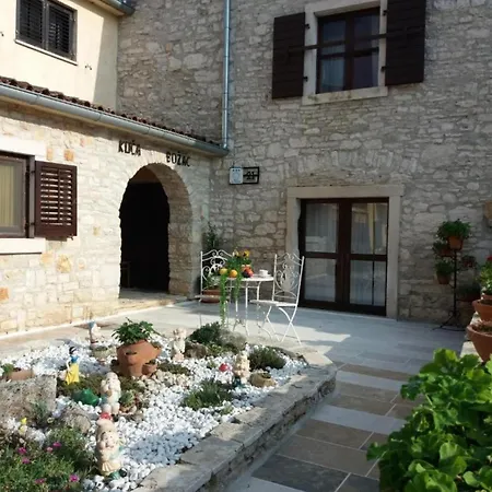 Three Bedroom With Private Pool * Vodnjan