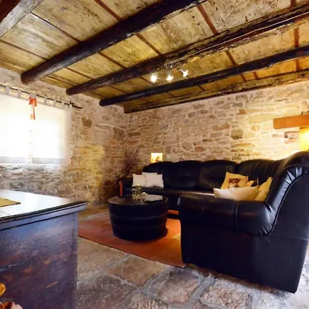 Three Bedroom With Private Pool Vodnjan