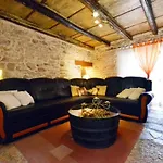 別荘 Three Bedroom With Private Pool ボドニャン