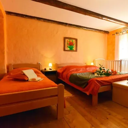 Prázdninový dům Three Bedroom With Private Pool *