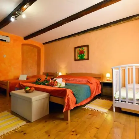 Three Bedroom With Private Pool Prázdninový dům Vodnjan